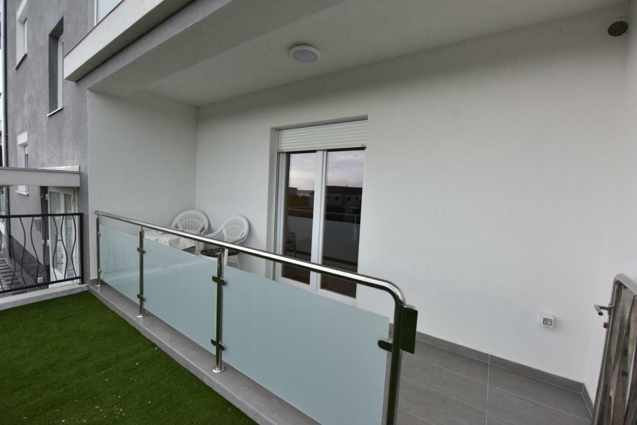 Family Apartments Podsolarsko Sibenik Exterior photo